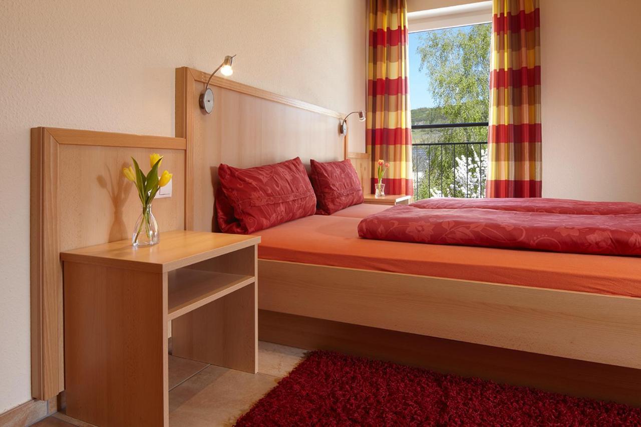 Weingut Und Gaestehaus Apel Nittel Esterno foto